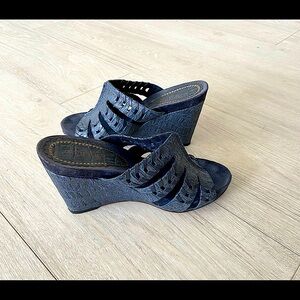 Antia blue leather wedges